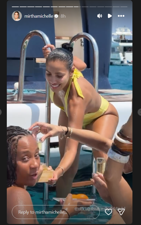 KaylasLSAfan's tweet photo. The Instagram models are modeling, but Kaykay is playing Survivor. Posting solo shots while everyone else posts the flock? She knows she’s the pity invite and chose violence🤣🤣🤣. https://t.co/6WOkfjdjnC