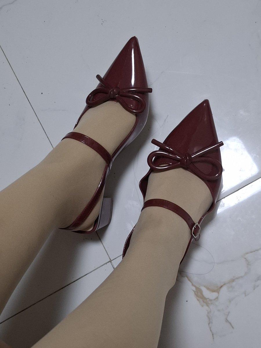 reisigal's tweet photo. Got some adorable heels, whaddya think https://t.co/mKIyFxeFR9