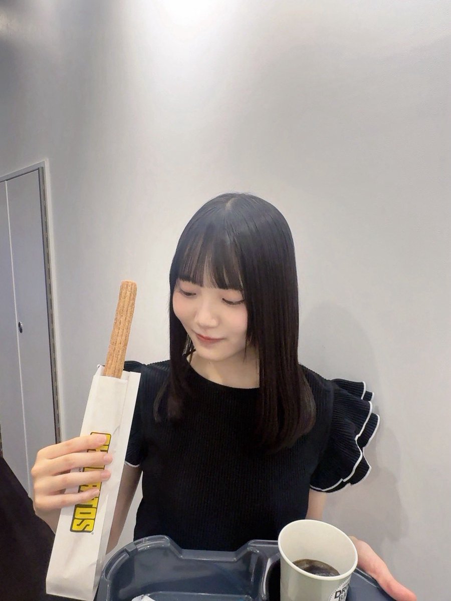 stu4th_official's tweet photo. やぎってゆうな~！やぎちゃんです🐐

ずっと見たかった映画にいってきました

初めてシナモンチュロスたべた👧🏻♩

#STU48_4期研究生
#屋木優菜 https://t.co/UkCBXKQETW
