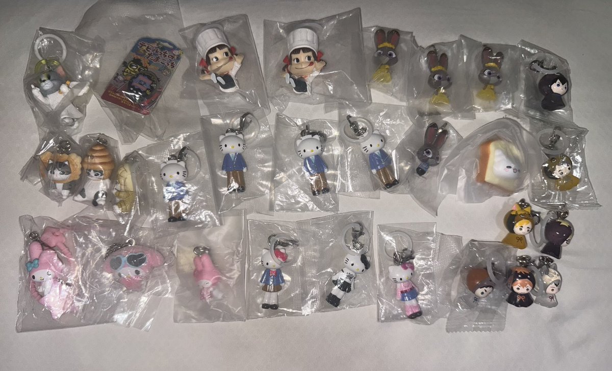 clpcdd's tweet photo. 交換、買取募集 めじるしアクセサリー
求￤ヨッシー、買取
譲￤画像のもの
買取の場合、１枚目、２枚目オレンジ線は2枚目無地より抱き合わせよろしくお願いいたします。
たまごっち サンリオ けろけろ めんだこ シュガバニ https://t.co/H96FbYf9oU