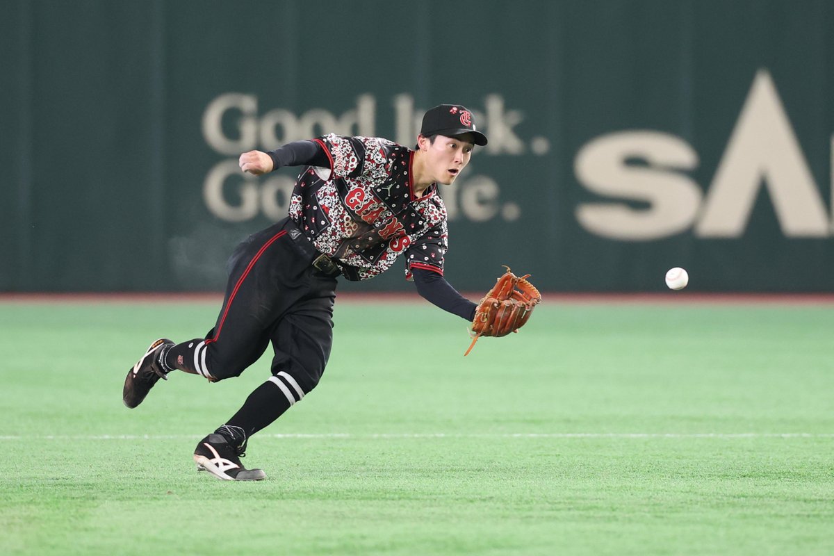 TokyoGiants's tweet photo. 【四回表】巨人 1-0 DeNA

#小笠原慎之介 投手は、一死から安打で出塁を許すも、#浦田俊輔 選手の好守もあり、無失点とする👍 https://t.co/PIPizY4EvV
