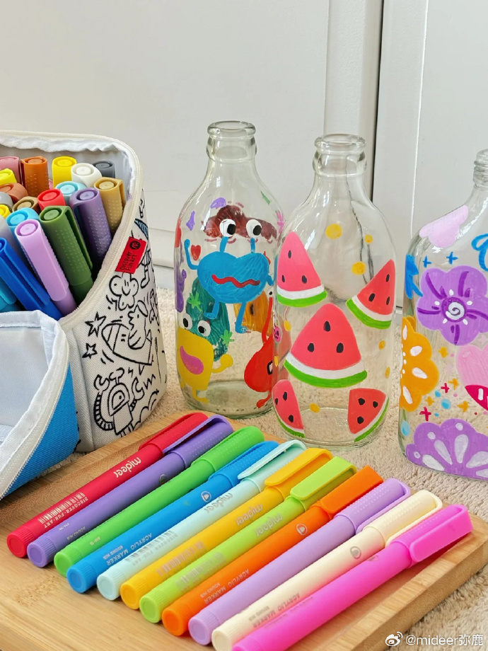 Russell397934's tweet photo. Turn old glass jars into stylish pen holders! Add some colorful string and cute stickers → instant desk upgrade https://t.co/iNPdCLjdfM
