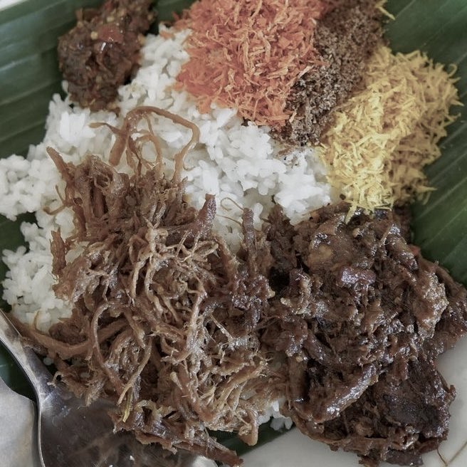 Dilectales's tweet photo. ️️  ️️

️️ ️️ 

His city, his recommendations——I'm all in my princess treatment right now. Happie weekend from Surabaya. ♥️👸🏻

️️ ️️ 

️️ ️️ https://t.co/MEO24D8ce0