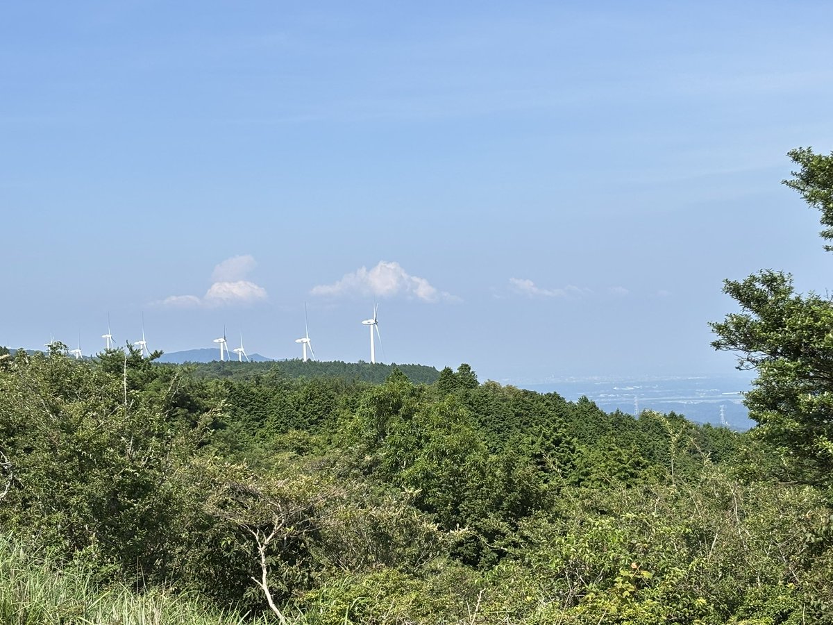 nt07n's tweet photo. 涼を求めて青山高原きた。意外と涼しかった😇 https://t.co/5ALAEQrrh0
