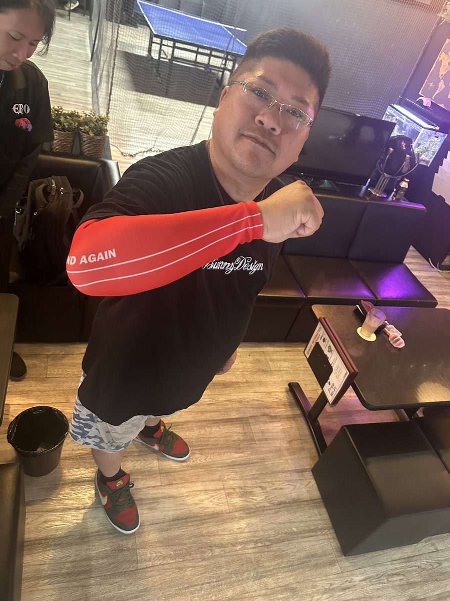 kenchuck1976's tweet photo. けんちゃっくアームスリーブ、良いですねー！
腕が疲れないし、投げやすくて良い❤️
カッコイイでしょう？

お買い求めは、@BunnyDesign82 まで！ https://t.co/CJotFg9Znf