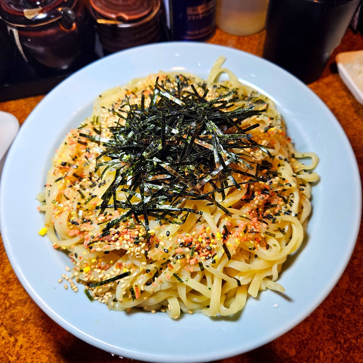 makai_shanks's tweet photo. ☀️麺の蔵かめだ屋💕
本日のフリフリ麺📡ロックオン⛵
🍜初恋の味のはずが…フリつけ麺‼️TP🈂️ふりかけ🐟鮭・磯のり🤗今回ゎ🔰400じい😅初恋から😘アレンジしたくライスのお供に手を出してしまった😱鮭のピンク🩷に心奪われ食べる麺ゎ美味しゅう御座います😍ゴチかめさま🙇‍♀⭐⭐⭐⭐⭐
@2012Kamedaya https://t.co/tWvZvK4Cag