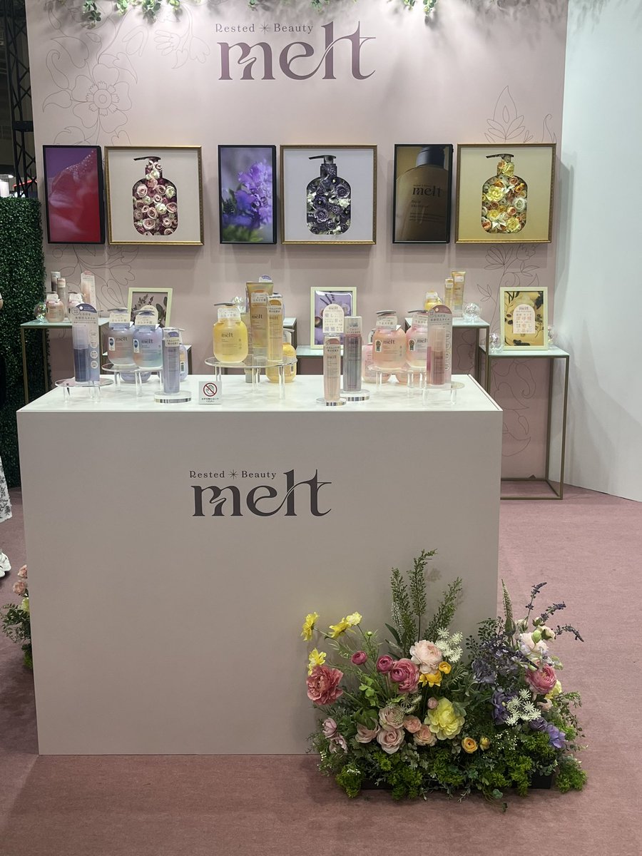 puresan96's tweet photo. #dgショー花王
#melt香りの庭
#とろけるmelt

パッケージもおしゃれ！！
さらさら〜 https://t.co/dj7jL4RIqS