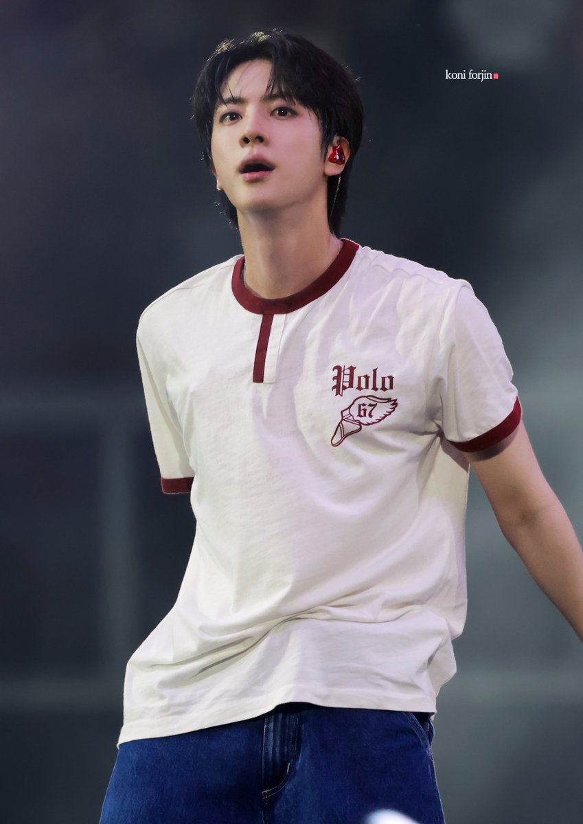 btsforever1207's tweet photo. 260801 BTS ARIRANG East Rutherford HD 

#BTS_WORLDTOUR_ARIRANG #방탄소년단진 #JIN #진 https://t.co/X9rj458qRw