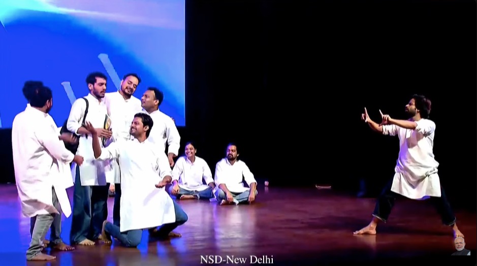 MYBharatHQ's tweet photo. At the launch of the Nasha Mukt Yuva for Viksit Bharat Sankalp Abhiyaan, this powerful Nukkad Natak brought to life the devastating impact of drugs on the dreams of youth, their families, and society.

A story that will make you stop and think!

#MYBharat #NashaMuktYuva https://t.co/dOVKgkAn2t