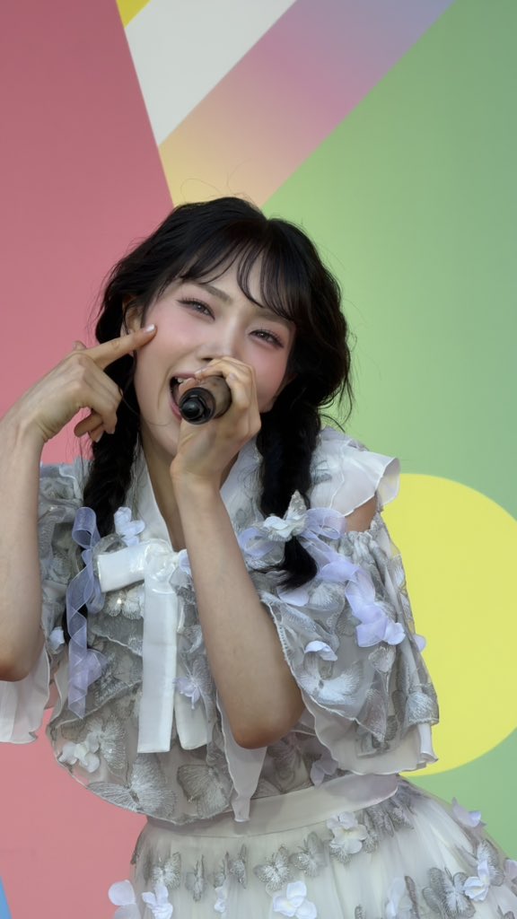 haine_n_Ado's tweet photo. 昨日のMCで色々語ってたけど、やっぱり自分はファントムシータの美雨ちゃんがかっこよくてすごくて大好きです
ほんとに生きがいなんです
支えてあげれる存在になれるかは分からないけど、それでも好きだからこそこれからも応援し続けるよ
いつもありがとう
 #ファントムシータ
 #美雨サマのお通りだ https://t.co/9jAaw3hbct