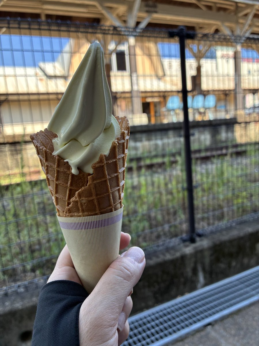 twinkle_mam's tweet photo. 道の駅とJRの駅とすだちソフト🍦 https://t.co/lVoGb9PVyR
