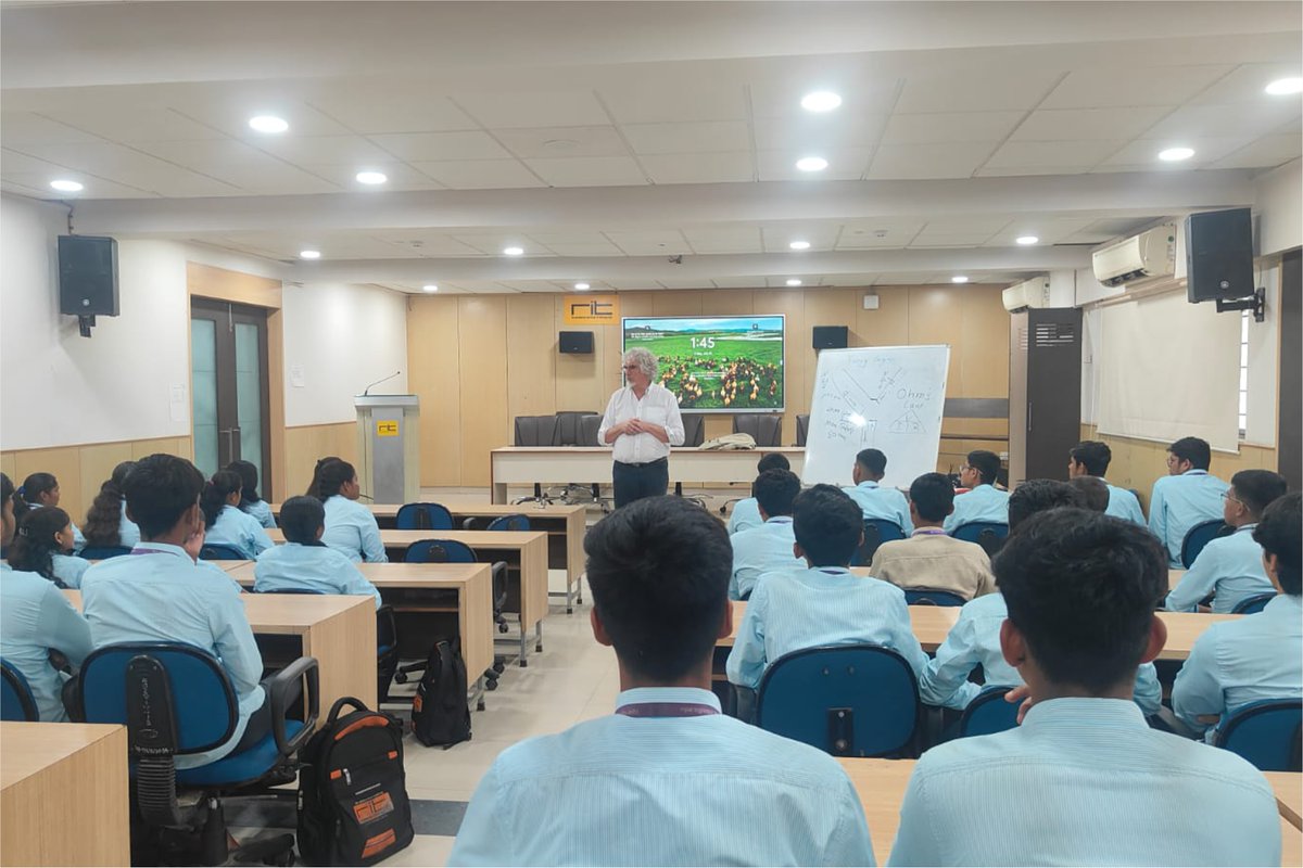 ritindia1983's tweet photo. As part of the SES Expert Visit, Mr. Heiko Holger Pohse (Germany) delivered an inspiring session on "Modern Automobile Technologies and Global Career Pathways" for Diploma Mechanical Engineering students.
#RIT #SES #Germany #AutomobileEngineering #MechanicalEngineering https://t.co/m56bOCu36S