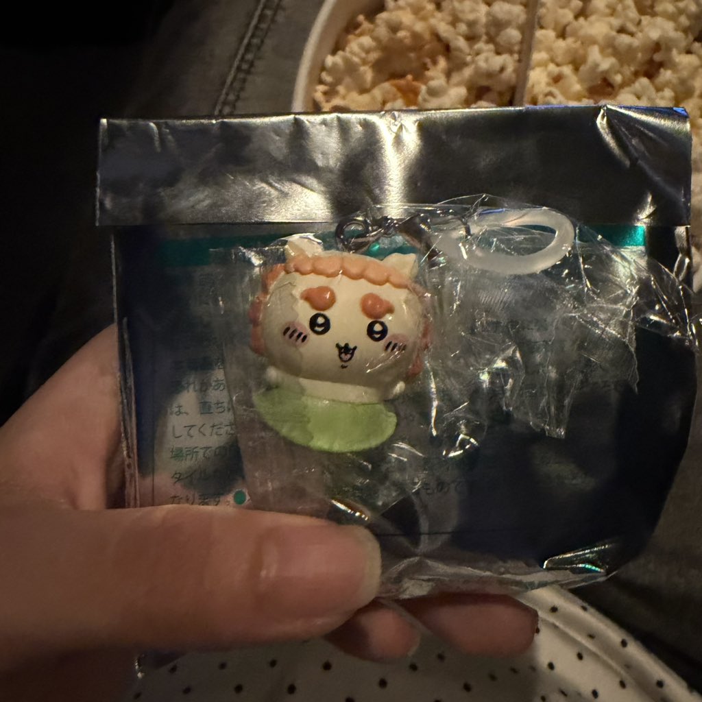 717_ws's tweet photo. ちいかわ　映画人魚の島のひみつ 
入場者特典　チャームミニフィギュア　めじるしアクセサリー

譲
シーサー

求
古本屋　かにちゃん https://t.co/t1Yw6Nqp73