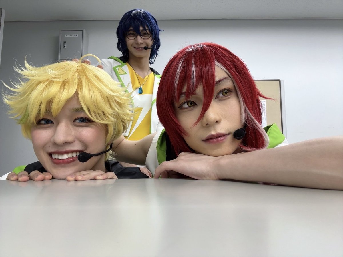 miyawaki2001's tweet photo. あんステライブ3公演目
ありがとうございました！⚡️
せんぱいとししょ〜と
ししょに頭なでなでしてもらったな〜♪ https://t.co/DHmFPAA0eH