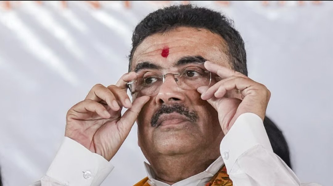 KalaSri83's tweet photo. Target Bengal CM.&amp; Jantar manter 
CM కదలికలు.. ఎప్పటికప్పుడు పాకిస్తాన్ హ్యాండిల్స్ కు 

Arpita &amp;Hamim ఇద్దరూ పాకిస్తాన్ హ్యాండిల్స్ తో చాటింగ్. 

పోలీస్ యూనిఫామ్ తో జ���తర్మంతర్లో అల్లర్లు సృష్టించే సృష్టించే ప్లాన్ ..

సిజేపి &amp; గవర్నమెంట్ చర్చలు ఫలప్రదం కావడంతో భగ్నమైన కుట్ర.. https://t.co/InB4gxxVJ3