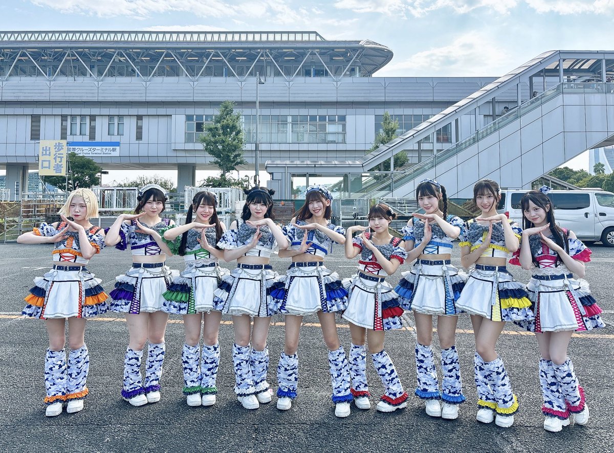 TIP_TIF_staff's tweet photo. #TIF2026 3日目
この後 15:30-15:45
浮島STAGEでは... コングラッチェ！がパフォーマンス
登場前の姿をパシャリ
チケットはこちら
https://t.co/wErmNxA7Z0
sheeta Live Streamにて配信チケット発売中!
https://t.co/kUvuSC4f3U

@congrazie_R https://t.co/vKD00amlY1