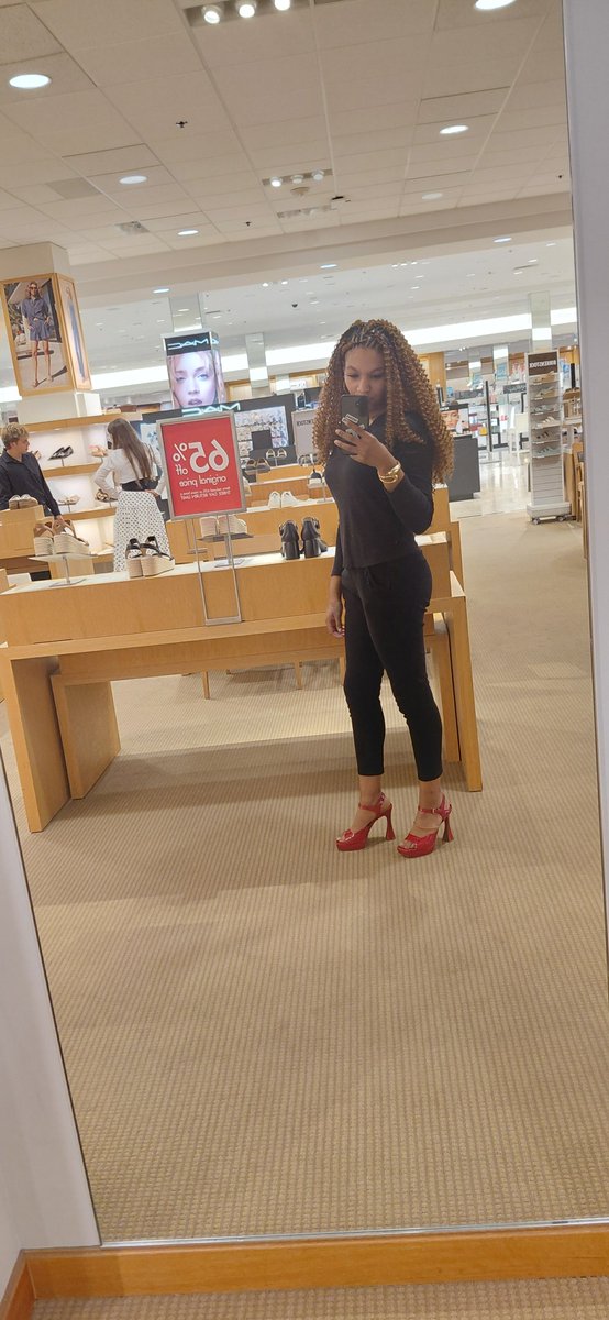 prettybrow1111's tweet photo. Saw these at the mall and want them so bad😩 https://t.co/y2Ynmi1vo2