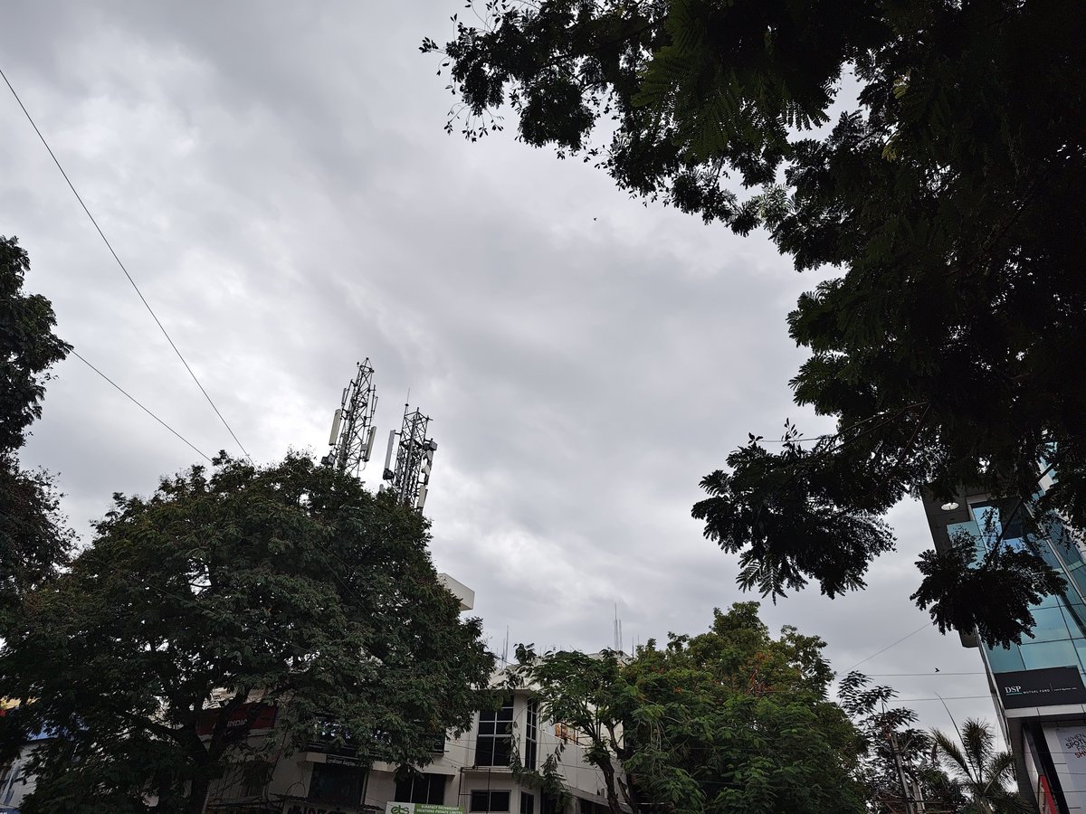 Anbu_Suryaa's tweet photo. Coimbatore weather 🏔️❄️

#VishwanathandSons https://t.co/O1x9576C98