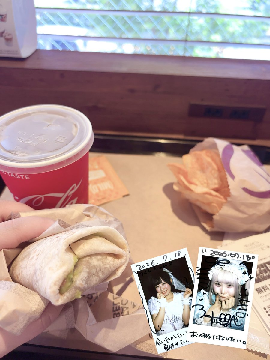 zhd__hi6's tweet photo. 文化祭準備終わりにてんしめし！ブリトー食べた！ボリューミーだし美味しかった(⑉> ᴗ <⑉)チェキ持っていくの忘れたから画像でやばい笑😔また食べる！🤍💚
 #てんしめしブリトー https://t.co/AdgIu9VXPg