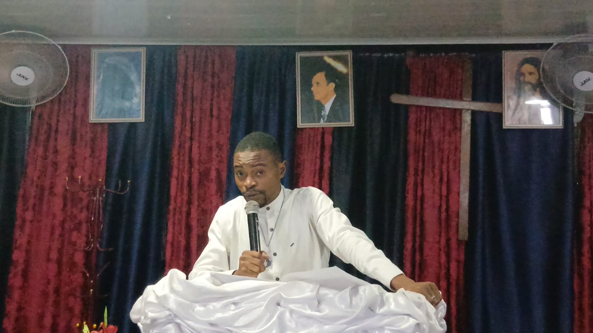 KamandaManasse's tweet photo. E-11  Puisse chaque prédicateur, chaque serviteur que Tu as à travers le monde aujourd'hui, et qui célèbre ce grand mémorial, puissent-ils avoir l'onction, la force et la puissance pour apporter à leurs assemblée (les brebis qui sont en attente).(60-0417S Je Sais) https://t.co/GJyVG87lgW