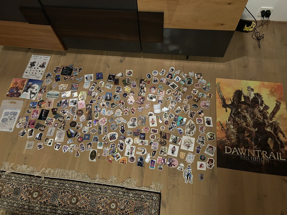 rikkeobviously's tweet photo. I’m finally home and could lay down all the stickers and other stuff that was given to me. I barely had a voice, but it was lovely to squeak with so many lovely people✨
#FanfestWOLExchange https://t.co/24eH5wmBBo