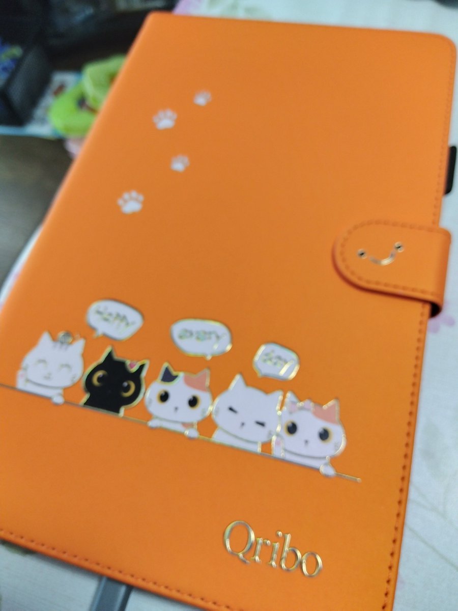 shonan_runner's tweet photo. 仕事で使わなくなったら…と妻からもらったタブレット。
ケースの雰囲気がちょっと不本意かも？（汗） https://t.co/Ywuu7z86Dh