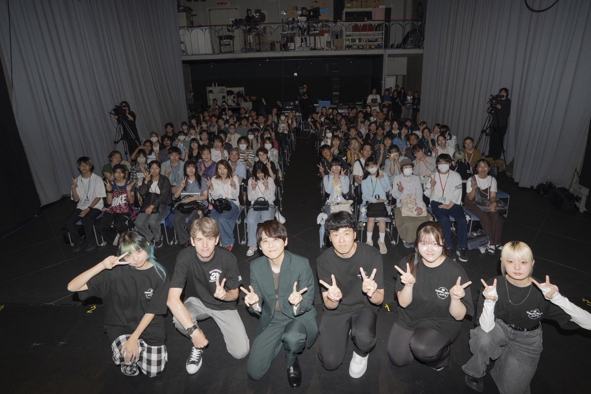KAJI__OFFICIAL's tweet photo. 東京ビジュアルアーツ・アカデミーさんの
オープンキャンパスにてトークさせていただきました🗣️

とてもハイレベルな質問内容に
生徒の皆さんの本気度を感じました🙆

ご来校くださった皆様の真剣な表情も印象的。
充実した一日になっていることを祈ります！

大阪校の皆様もありがとうございました！ https://t.co/speVtObQEy