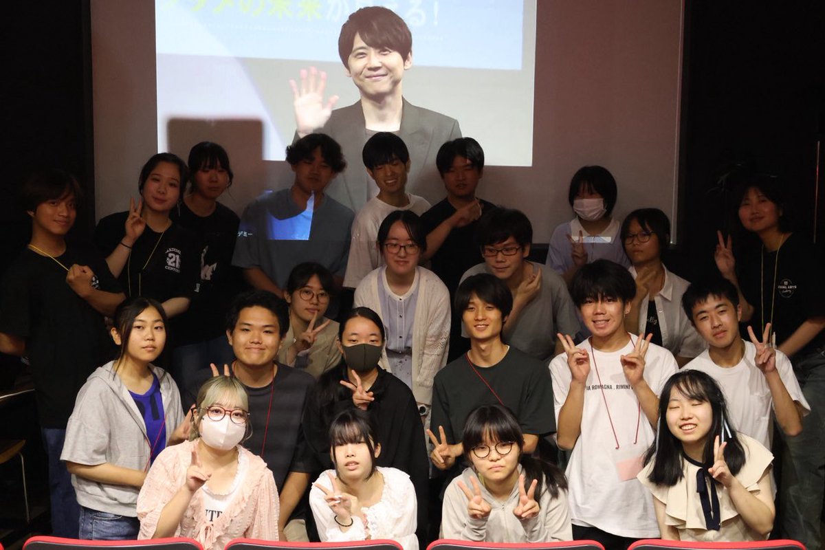 KAJI__OFFICIAL's tweet photo. 東京ビジュアルアーツ・アカデミーさんの
オープンキャンパスにてトークさせていただきました🗣️

とてもハイレベルな質問内容に
生徒の皆さんの本気度を感じました🙆

ご来校くださった皆様の真剣な表情も印象的。
充実した一日になっていることを祈ります！

大阪校の皆様もありがとうございました！ https://t.co/speVtObQEy