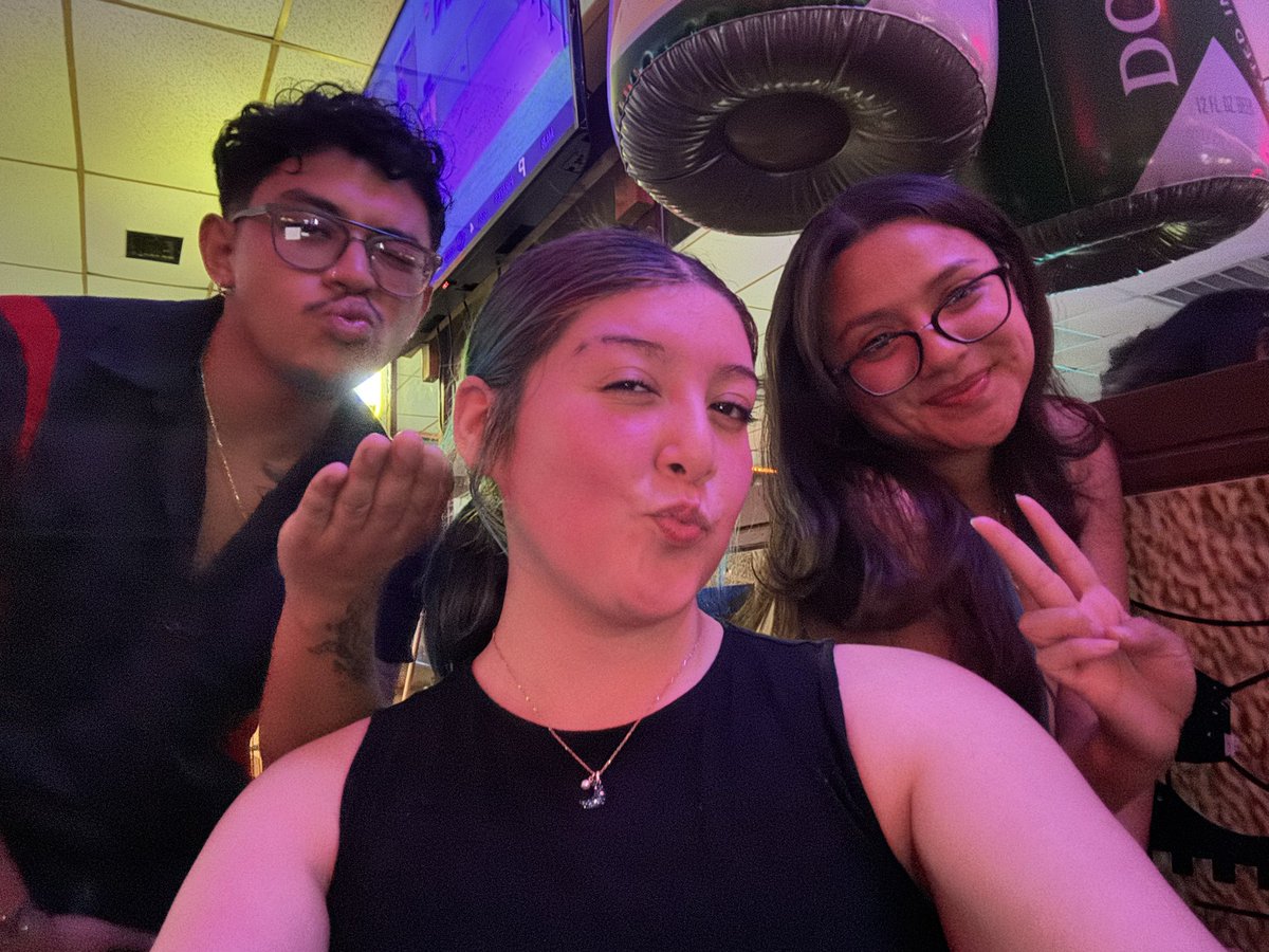 jaelynnisonline's tweet photo. i love my friends @shellsquidfish @PjTheDj_ https://t.co/6Ka4CTitFd