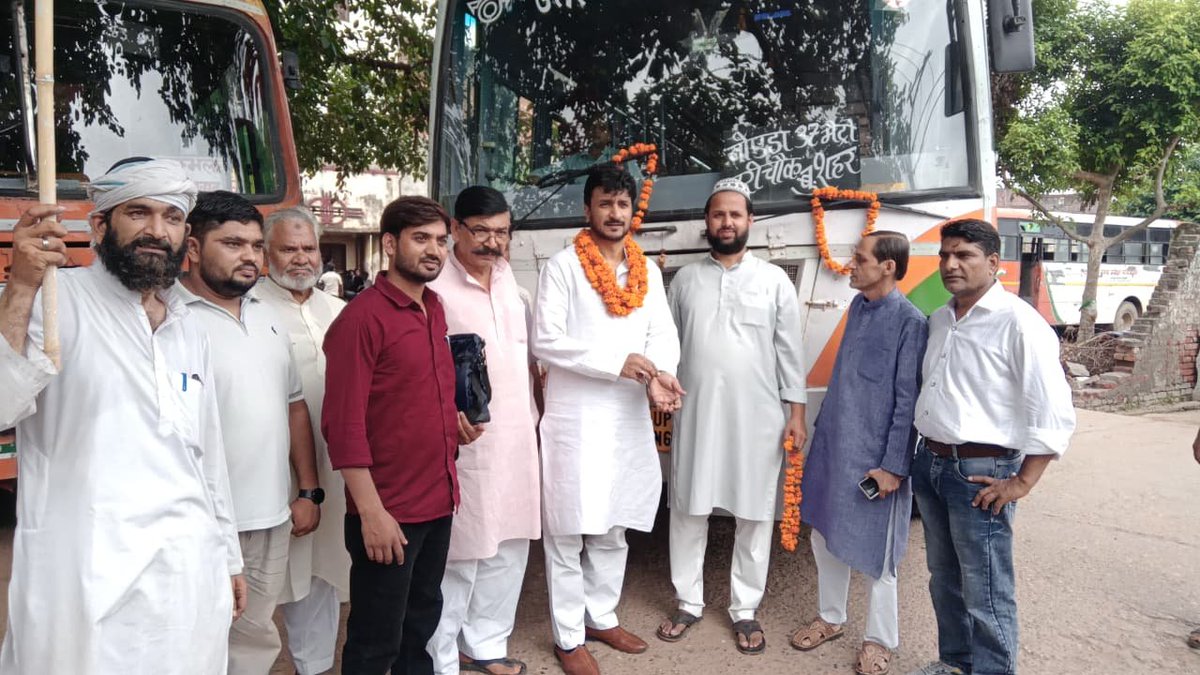 himanshusbl2's tweet photo. सम्भल रोडवेज जहां बस का उद्घाटन भाजपा प्रतिनिधि को करना चाहिए वहां इंचार्ज द्वारा जो सपा मानसिकता का है  मोशीन कमर वहां सपा से उद्घाटन करा रहा है इसका यहां से निलंबन और सख्त कार्यवाही हो @UPSRTCHQ @Rm_Moradabad @dayashankar4bjp @CMOfficeUP @myogiadityanath @ https://t.co/4Z98xOMv8l
