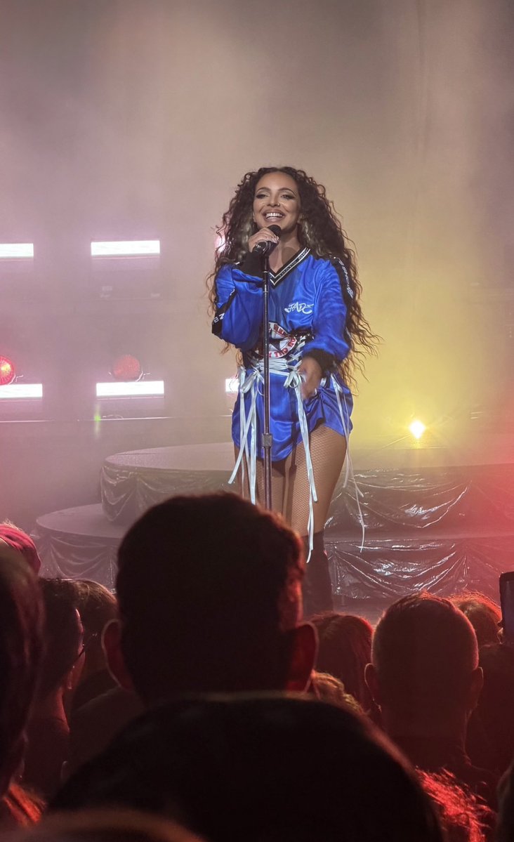 thejadenation's tweet photo. JADE looks absolutely dazzling during her Lollapalooza Aftershow in Chicago tonight. https://t.co/iQhcpCm6eQ