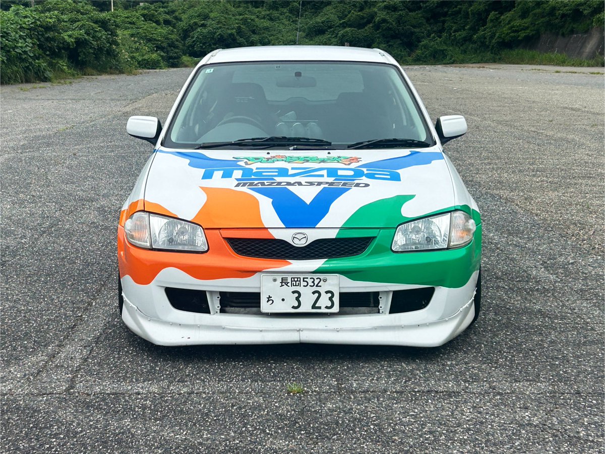 momo1007p's tweet photo. 【報告】

長岡まつりのさなか、白ファミ仕様変更！

「毎日同じ家で寝て、一緒にご飯を食べて、バンドをする！
それがファミリーってもんでしょ！」

JTCC仕様をベースにバンドリ、一家Dumb Rock!より、須賀蕾叶&amp;矢倉蓬咲貼りました！

こだわり、裏話はまた後で投げようかな… https://t.co/CsKzrVdeF3
