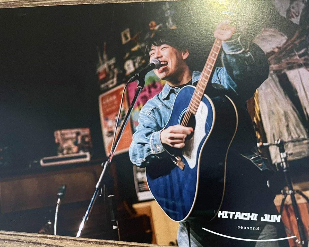 zhNEL4SzNBTcok3's tweet photo. クリニック通院日記
(627)      8/1(土)
お昼前に出て、近鉄で、望んではないけど、時間的に、🐦‍🔥#火の鳥🐦‍🔥でした🤭
１／27から予約していた
🙌#常陸淳🙌主催の
「#笑う門には福来る」
副題が長い🤭のですが、
ふるさと唐津から、
🐝#はちみつボイス☆知展🐝さんをお呼びして、
「#30周年」をお祝いするライブでした。
トッパーは、🙌淳🙌くんから、ステージ衣装用の
ズボンベルトを忘れて、
🎸#南宏貴🎸くんのベルトを借りたそうです😆
オートバイ🏍️に続いて、、
最後の2曲は、盛り上げ曲
🎵#替え玉ランデブー🍜🎵は、久しぶりに歌ってくれ、タオルブンブンまわし🌀🌀で大興奮💓しました🙋‍♀️
💕サイコー💕でした🙆‍♀️
