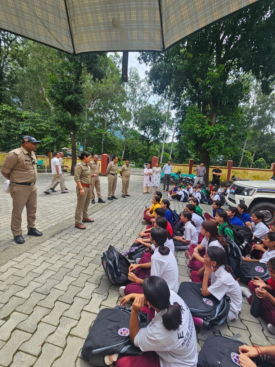 emrskalsi2's tweet photo. Bridge Course Educational Visit – Class VI
The students of Class VI participated in an educational visit to Kalsi to edplore the Ashoka Rock Edict, where they learned about Emperor Ashoka and the historical importance of the monument students also visited Kalsi Police Station. https://t.co/fRMzw0WTIm