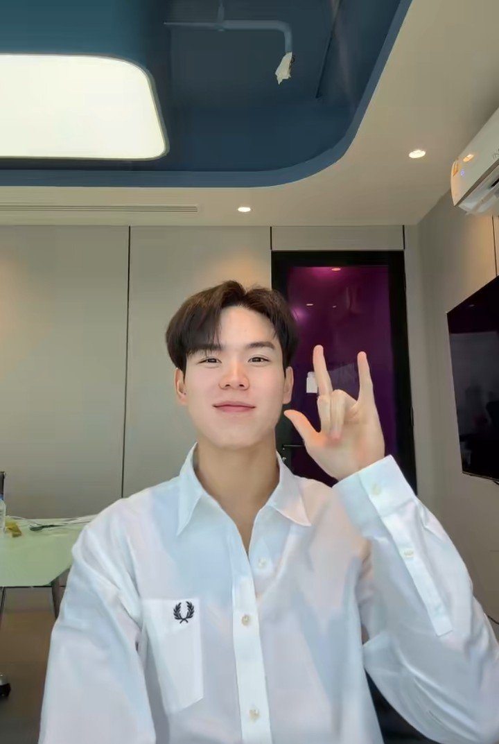 deeee02_'s tweet photo. ทำไมน่ารักจังอ่ะ 🫣

#PingKrittanun https://t.co/7XfVmAGRuT