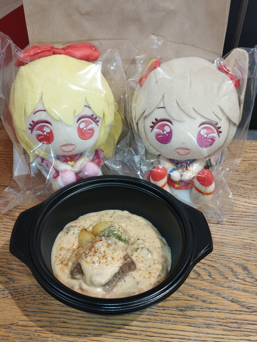 mikhail__210's tweet photo. 先日の続きです
ビーフストロガノフパスタを食べた翌日もロゴスキ��の催事へ行き、マッシュポテトのピロシキやビーフストロガノフを食べました
本当とにかく美味しすぎですロシアウクライナ料理は笑
#アイカツぬい
#アイカツぬいぐるみ
#アイカツぬい撮り
#ロシア料理大好き
#ロゴスキー https://t.co/sZNMYkwTVQ