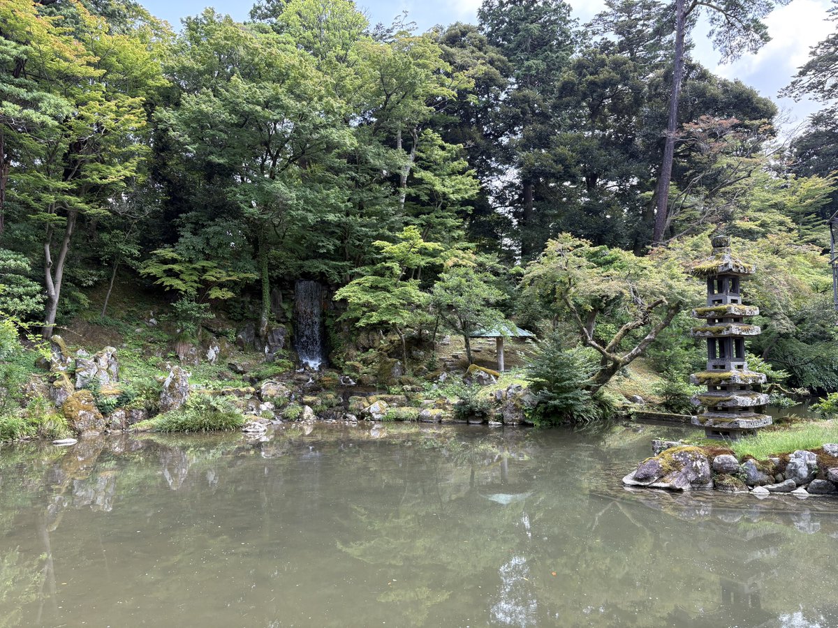 pad_NSB's tweet photo. 日本三名園の兼六園に来ました🌱 https://t.co/tAcphnCxm4