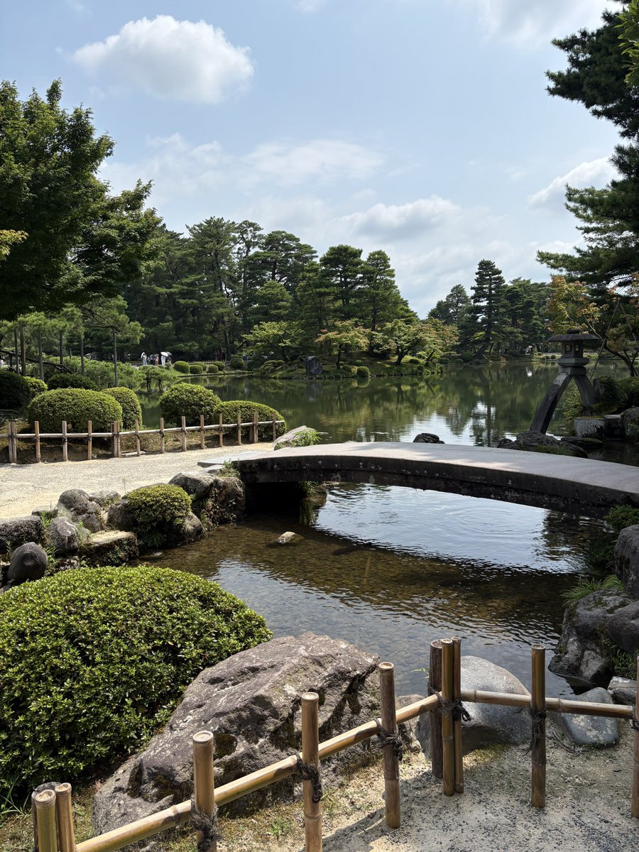 pad_NSB's tweet photo. 日本三名園の兼六園に来ました🌱 https://t.co/tAcphnCxm4