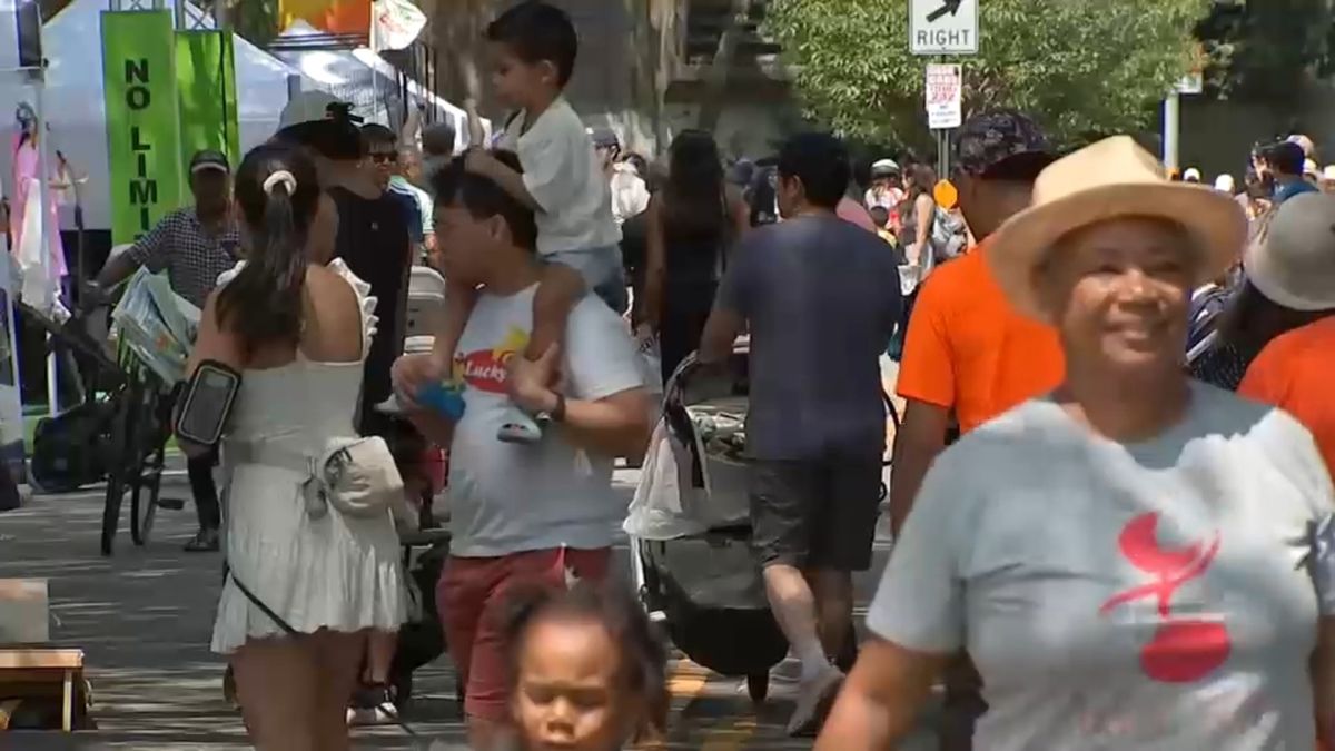 ABC7NY's tweet photo. Summer Streets returns to Manhattan with 20 miles of car-free roads https://t.co/OpN1mL64gQ https://t.co/g8yBdHbzCO