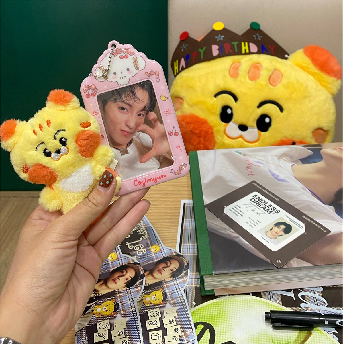 zozofai's tweet photo. 27th 🐯🩵

#AnotherPageWithMarkLee 
#HappyMarkLeeDay https://t.co/3XYV4QIYOO