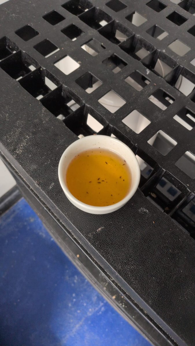 cube2bouillon's tweet photo. vinaigre de cidre + un peu de liquide vaisselle, preuve en images 🤓☝️ https://t.co/UQrlzaW6c6