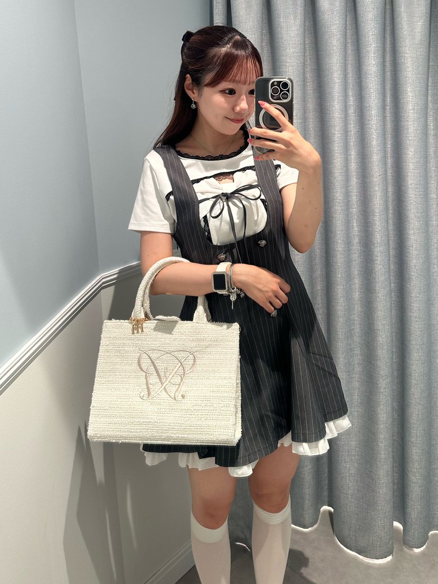 risa_olive_'s tweet photo. 普段着ない服装だけど、どの骨格でも優勝する形すぎて全色ゲットしたい💭
#pr #olivedesolive #フレアジャンスカ #フレガリ https://t.co/kcC1DEwWFs