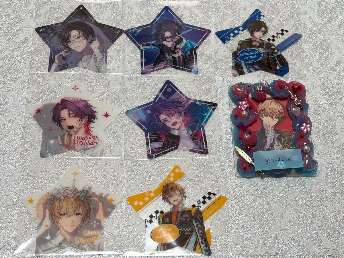trds1e's tweet photo. 【交換】VOLTACTION 4周年 ヴォルタ グッズ 4th Anniversary チェキ 特典 カード

譲：画像1、2枚目

求：画像3、4枚目（印あるもの各1枚）  
 
※初回お取引の方、プロカご一読願います。
 
郵送にて交換可能な方、検索よりお気軽にお声かけいただけますと幸いです❁ https://t.co/rRtH4il4Jl