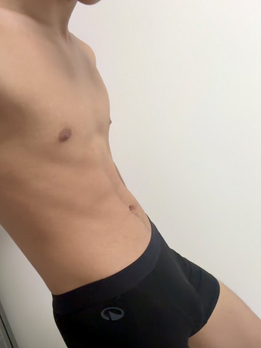 Han321394640010's tweet photo. 让人毫无欲望的细狗身材🤕🫠🫠 https://t.co/qurn9G65ns