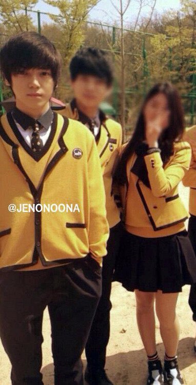 riiy0ng's tweet photo. Waittttt..... don't tell me she showed this TAEYONG's photo to that guy ?????😭😭😭 

Taeyong from city university 😭😭 https://t.co/cLrwsSXAP1