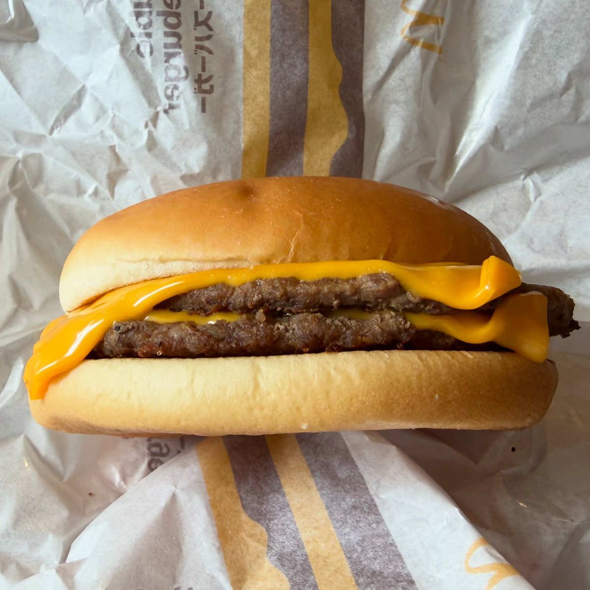 koichiro0202's tweet photo. マクドナルド
炙り醤油風ダブル肉厚ビーフ(ソース抜き)🍔
ダブルチーズバーガー(ケチャップ抜き)🍔
タルタルデミ肉厚ビーフ🍔 https://t.co/T53JTEandw