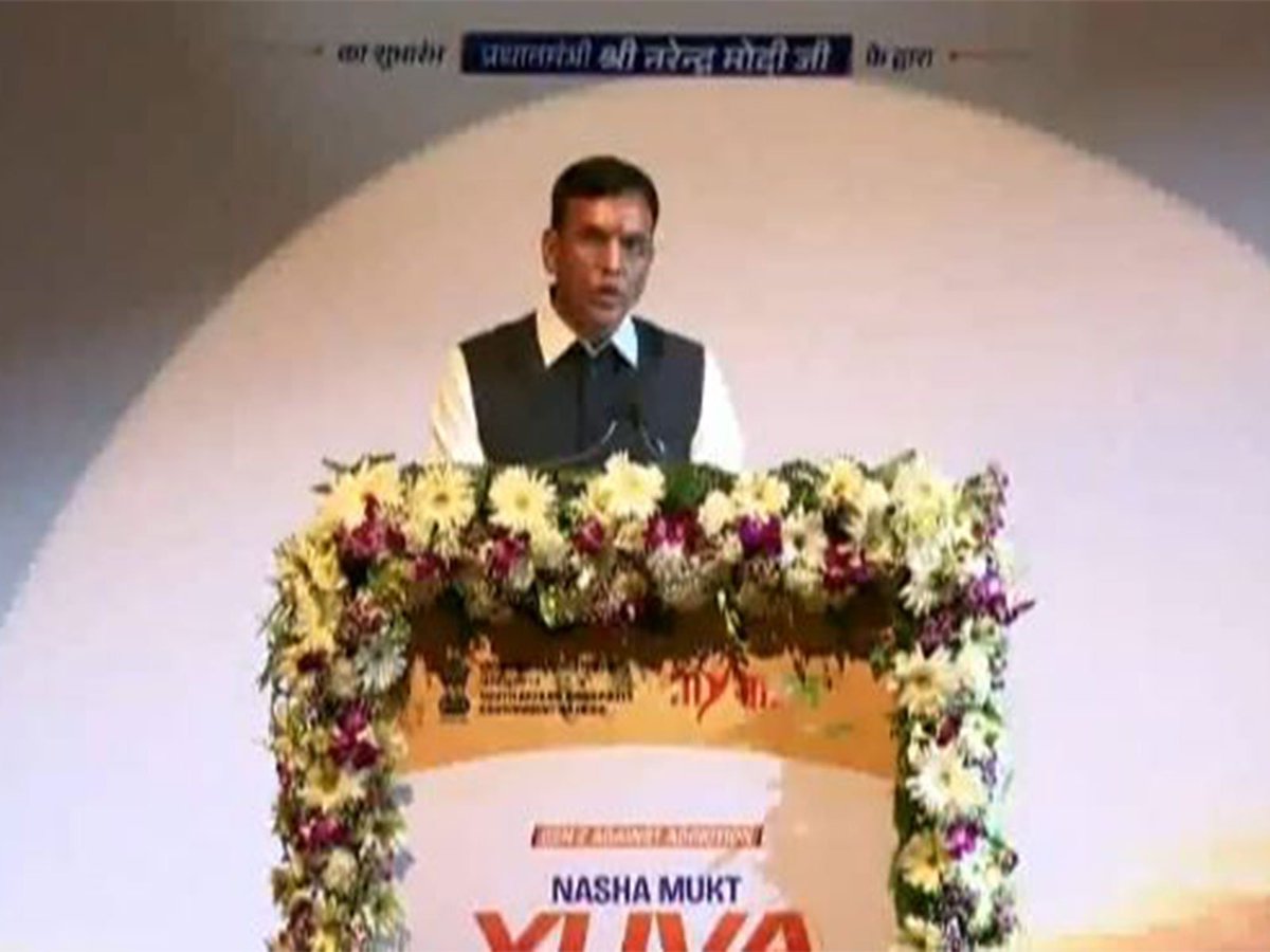 ani_digital's tweet photo. "Healthy citizens build a healthy society": Mansukh Mandaviya at 'Nasha Mukta Yuva' campaign launch

Read @ANI Story I https://t.co/gNKLIyfOIf

#MansukhMandaviya #NashaMuktaYuva #campaignlaunch #HealthySociety #HealthyCitizens https://t.co/Ef7w51kLiB