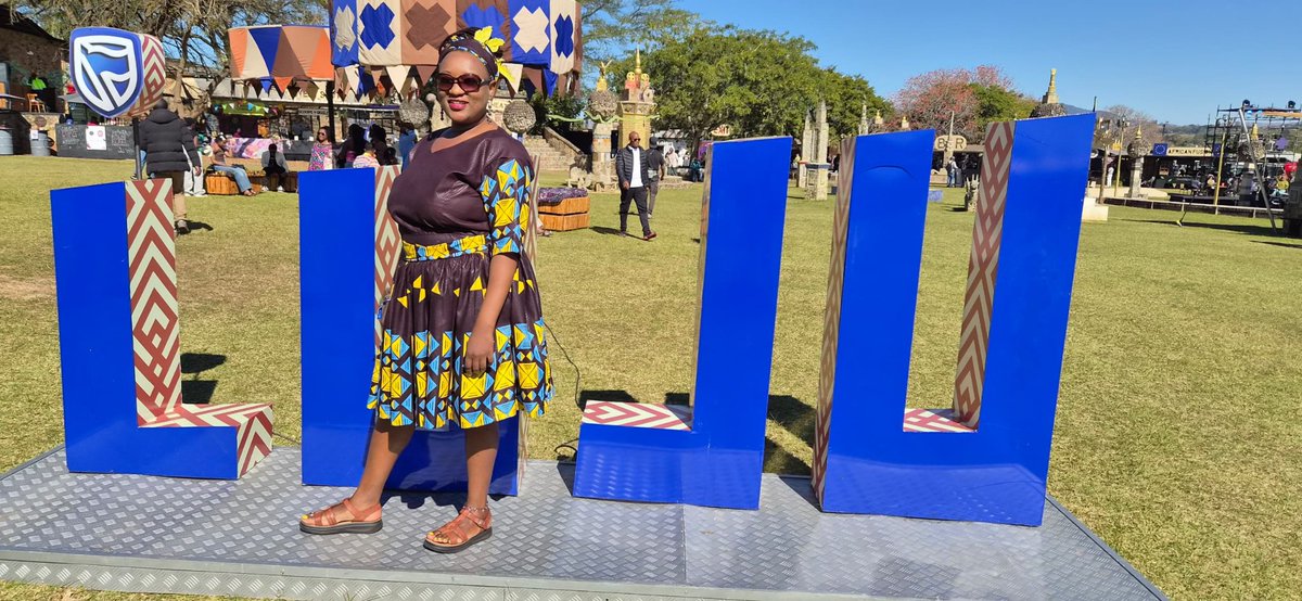 MsBooSZ's tweet photo. Ekucaleni 
(Pssst: my dress has POCKETS!🤩)
#Luju https://t.co/Tt98VDnrHd