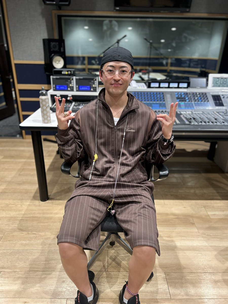 jfngene's tweet photo. 次回 #GENETALK 収録は #佐野玲於 が
登場🔥
さらにゲストも出演！

１本目は #RAGPOUND からSHUNくんとKCくん

２本目は #f5ve からSAYAKAさんMIYUUさん

それぞれゲストに質問、ふつおた
メールお送りください📮
https://t.co/9uID0jOvjT https://t.co/CtR5DFcPtq