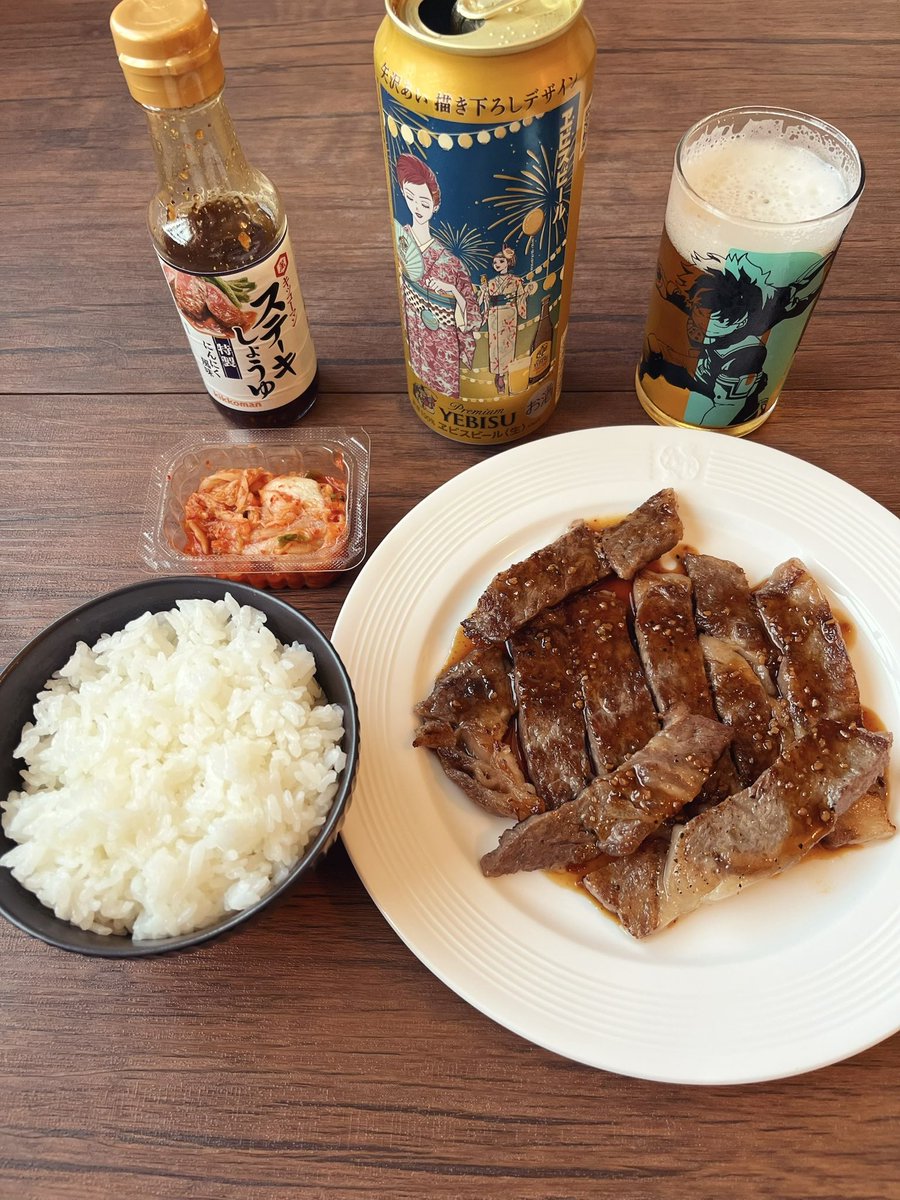 Ryunosuke_world's tweet photo. 本日の昼食🥩🔥

国産牛のサーロインステーキ、美味しく焼けました👨‍🍳⤴︎⤴︎ https://t.co/wIeifjROub